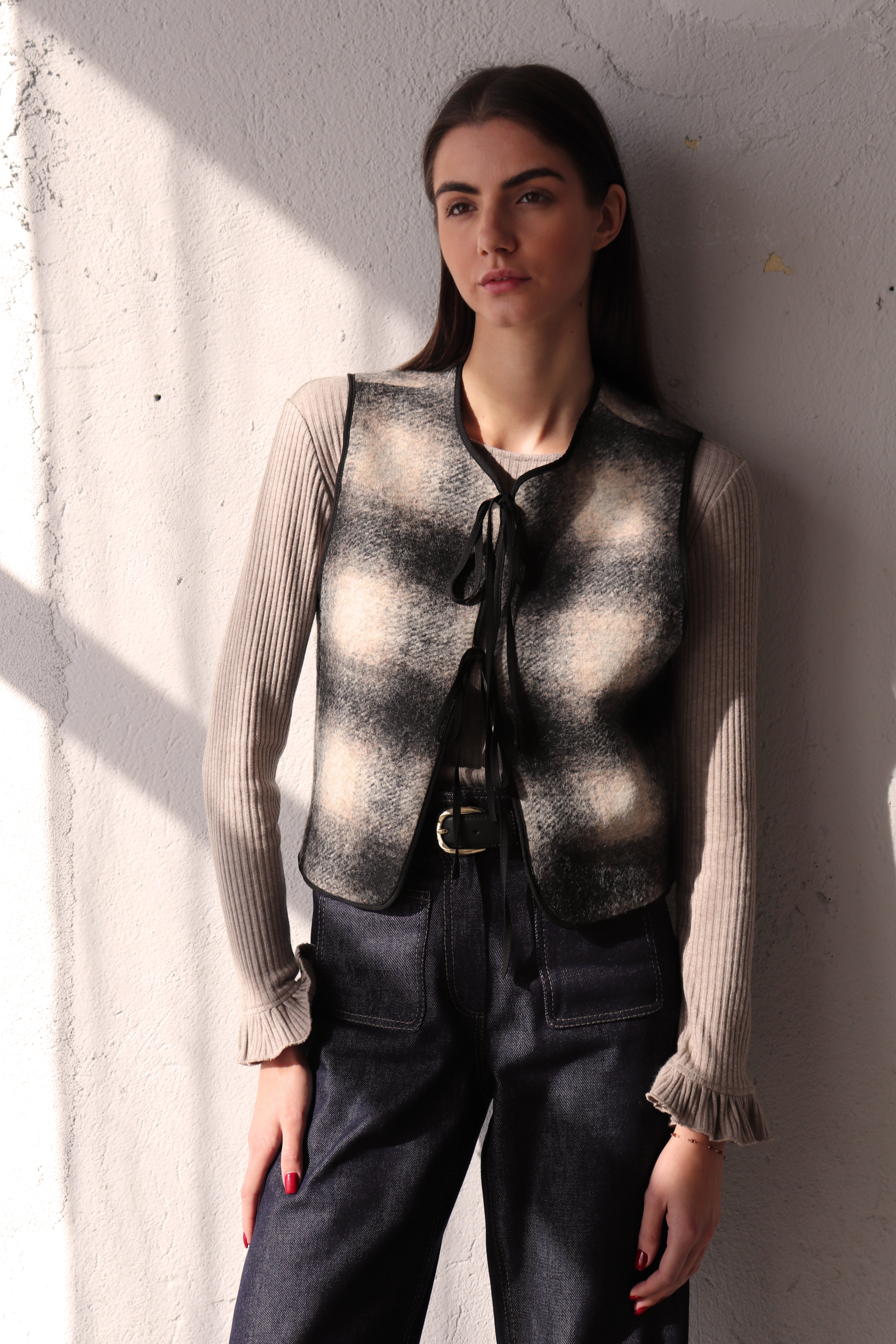 СИВ КАРИРАН ЕЛЕК ОТ СУРОВА ВЪЛНА