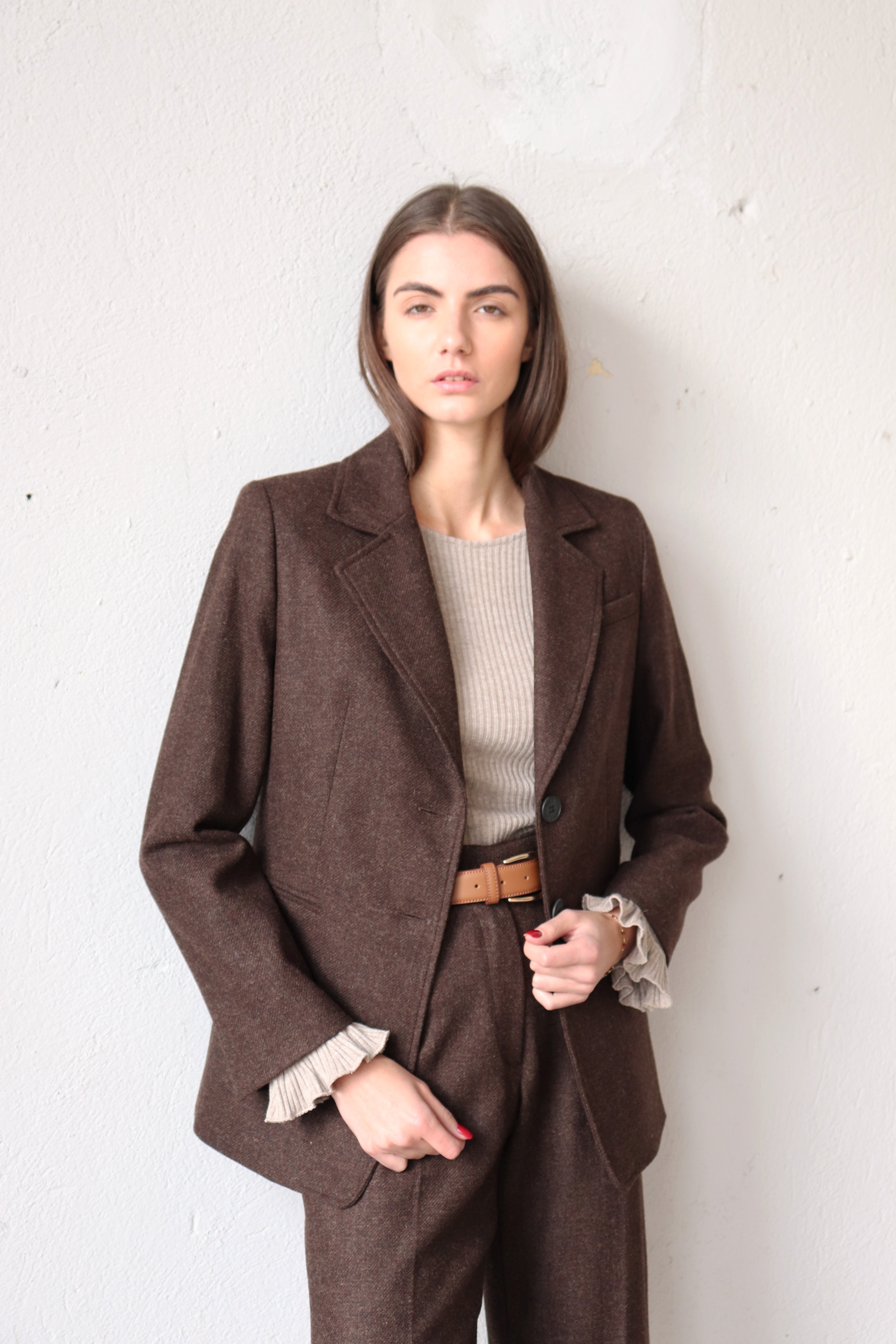 ЕДНОРЕДЕН БЛЕЙЗЪР ОТ КОСТЮМ