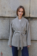 КЪСО ПАЛТО ОТ СУРОВА ВЪЛНА