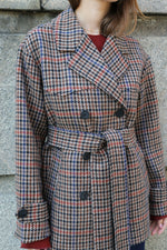 КАРИРАНО ПАЛТО ОТ СУРОВА ВЪЛНА