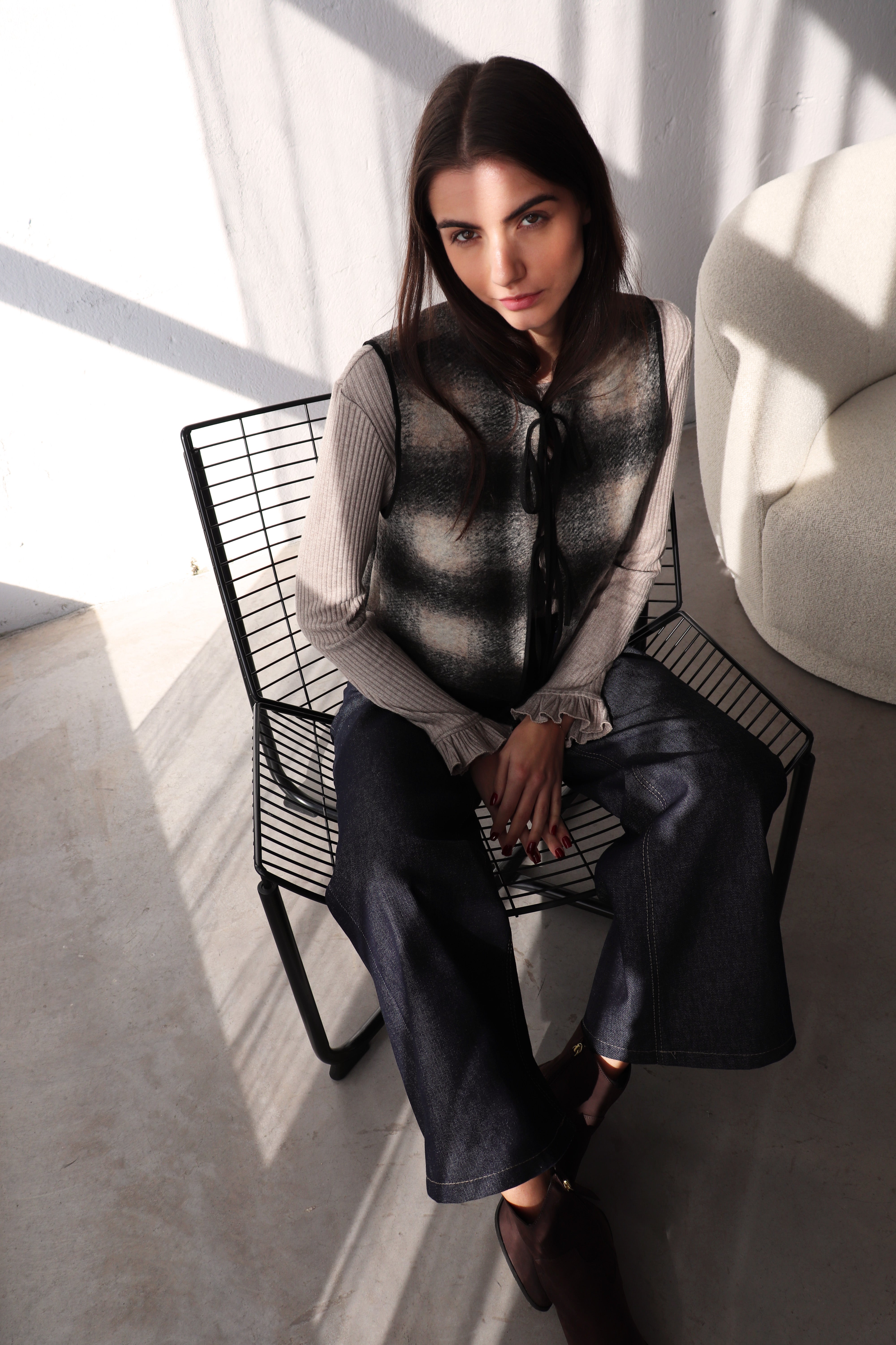 СИВ КАРИРАН ЕЛЕК ОТ СУРОВА ВЪЛНА