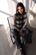 СИВ КАРИРАН ЕЛЕК ОТ СУРОВА ВЪЛНА