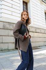 КАРИРАНО ПАЛТО ОТ СУРОВА ВЪЛНА