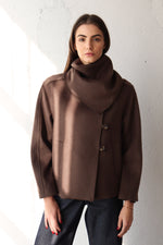 КАФЯВО ЯКЕ С ПРЕХЛУПВАНЕ