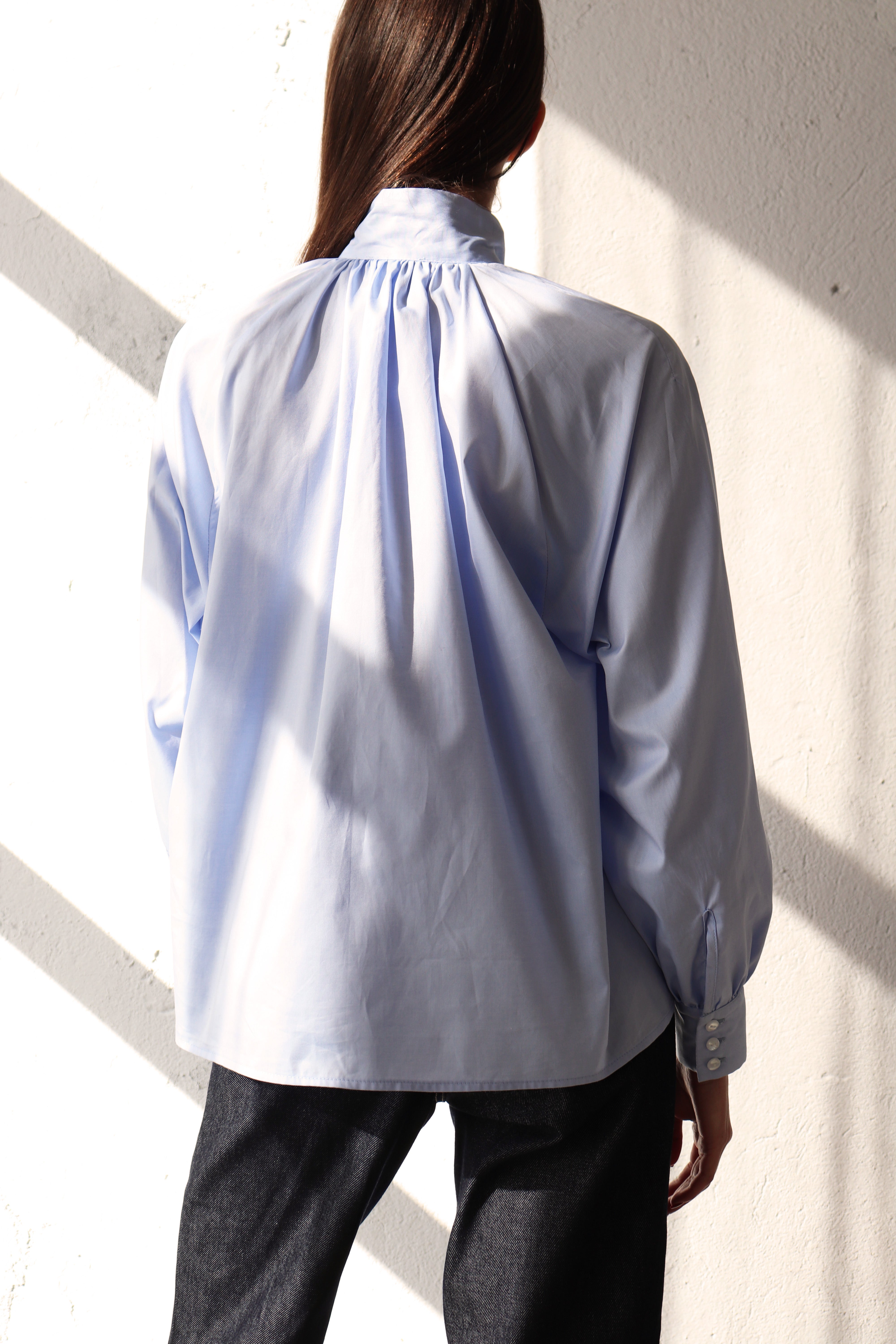 СИНЯ РИЗА С ПАНДЕЛКА