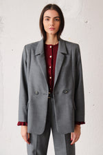 ДВУРЕДЕН БЛЕЙЗЪР ОТ СУРОВА ВЪЛНА