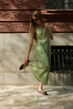 ПАМУЧНА ДЪЛГА РОКЛЯ С НАБОРИ