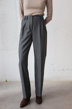 СИВ ПАНТАЛОН ОТ СУРОВА ВЪЛНА