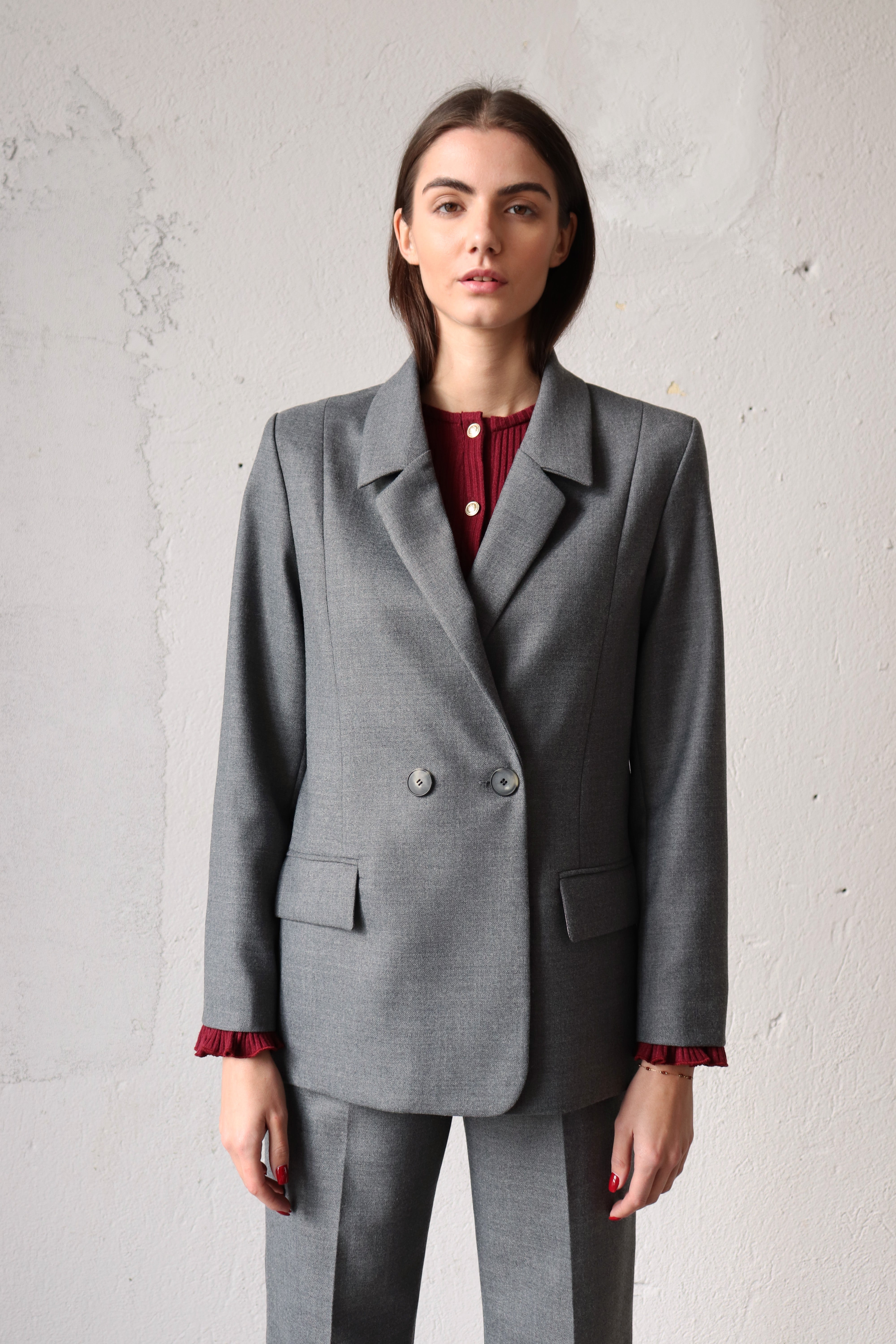 ДВУРЕДЕН БЛЕЙЗЪР ОТ СУРОВА ВЪЛНА