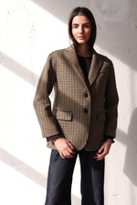 БЛЕЙЗЪР ОТ ПЕПИТ