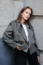 ЯКЕ ОТ СУРОВА ВЪЛНА