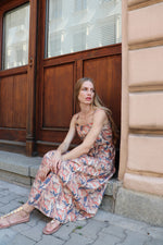 РОКЛЯ С НАБОРИ И ЦВЕТЯ