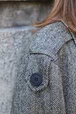 ЯКЕ ОТ СУРОВА ВЪЛНА