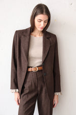 ЕДНОРЕДЕН БЛЕЙЗЪР ОТ КОСТЮМ