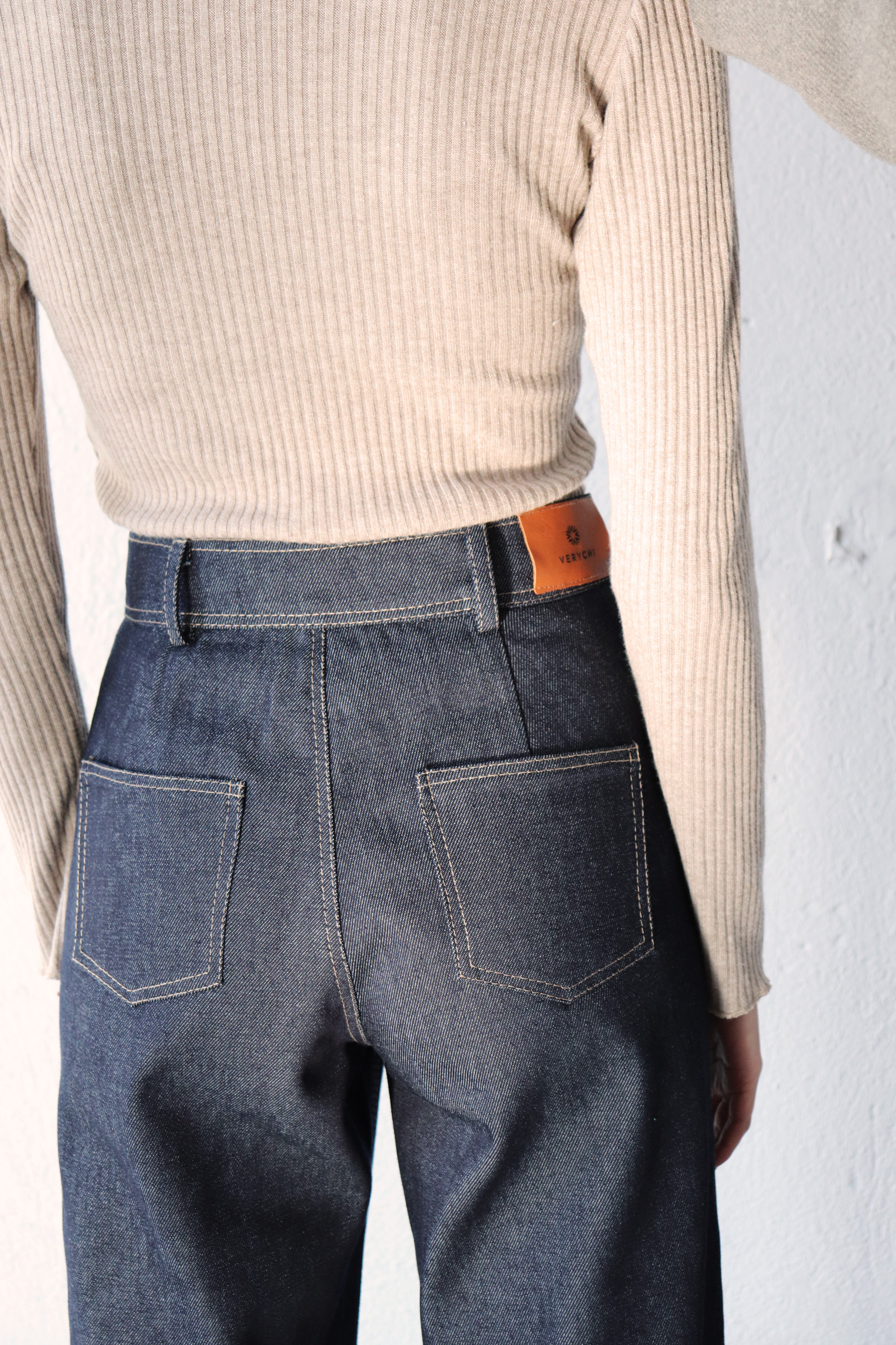 ДЪНКИ ОТ СУРОВ ДЕНИМ