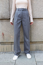 ПАНТАЛОН С БАСТИ В СИВО РАЙЕ