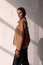 ЯКЕ С ПРЕХЛУПВАНЕ КАМЕЛ