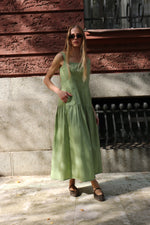 ПАМУЧНА ДЪЛГА РОКЛЯ С НАБОРИ