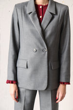 ДВУРЕДЕН БЛЕЙЗЪР ОТ СУРОВА ВЪЛНА