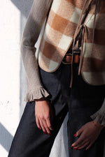 БЕЖОВ КАРИРАН ЕЛЕК ОТ СУРОВА ВЪЛНА