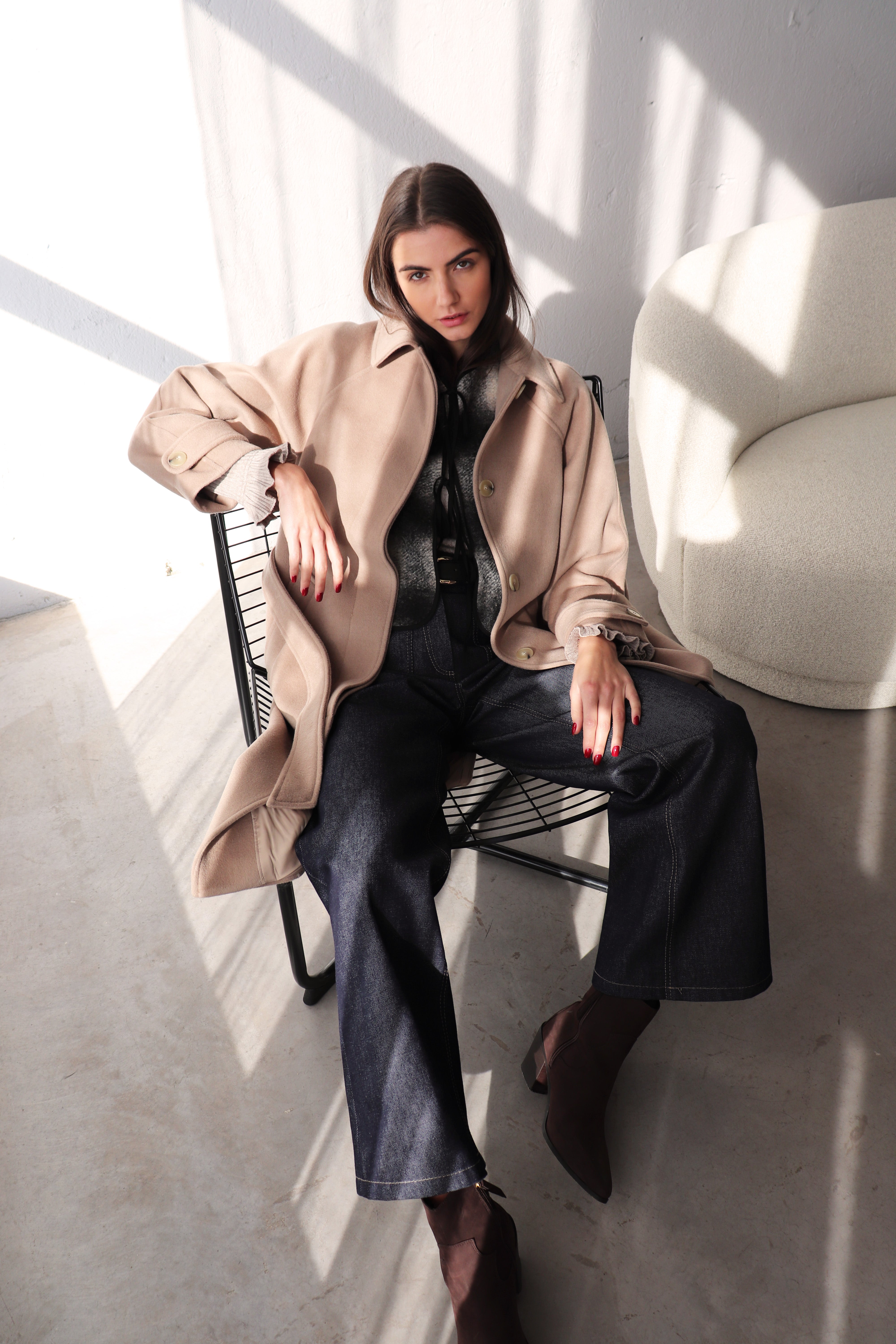 СИВ КАРИРАН ЕЛЕК ОТ СУРОВА ВЪЛНА