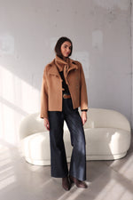 ЯКЕ С ПРЕХЛУПВАНЕ КАМЕЛ