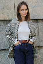 КЪСО ПАЛТО ОТ СУРОВА ВЪЛНА