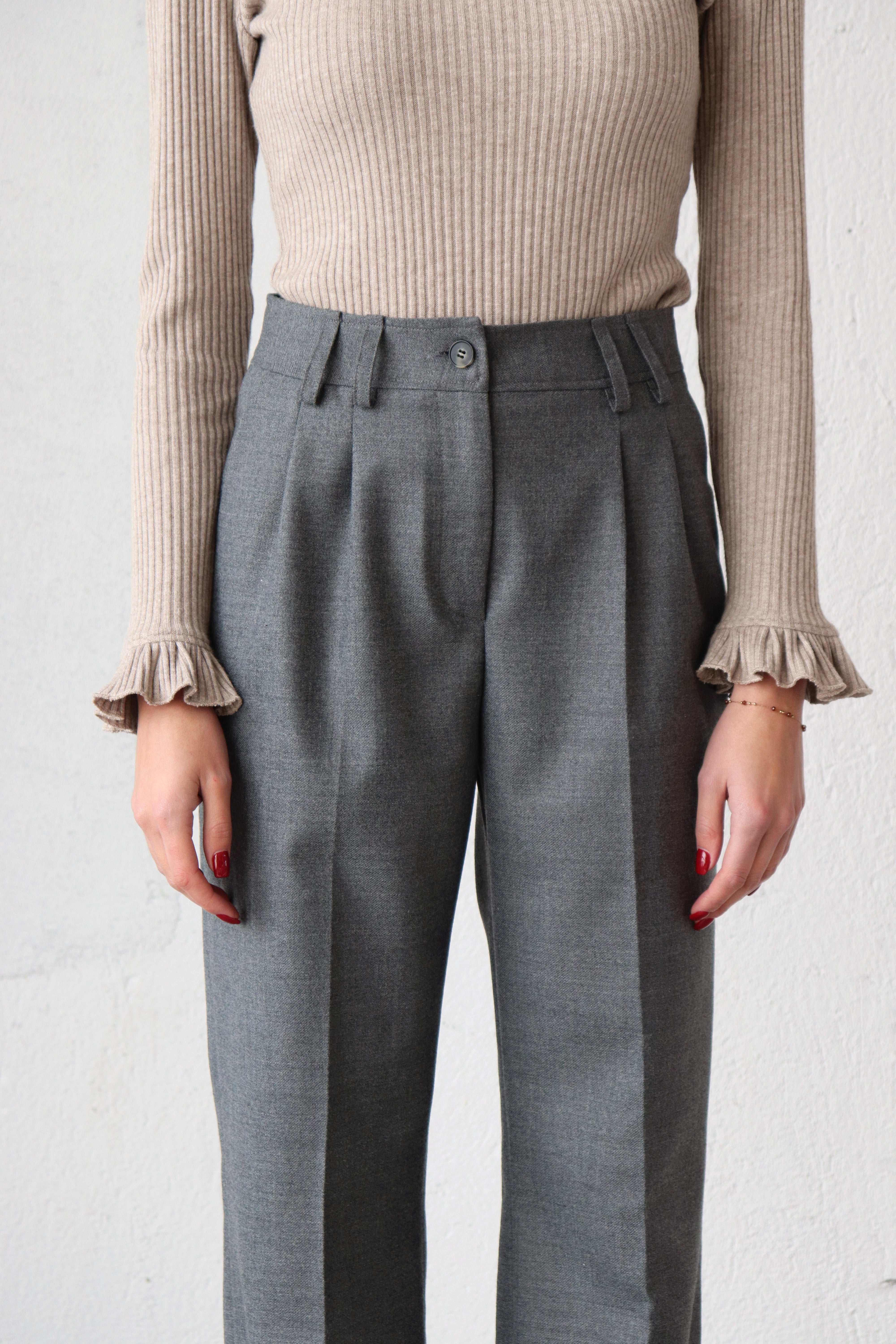 СИВ ПАНТАЛОН ОТ СУРОВА ВЪЛНА