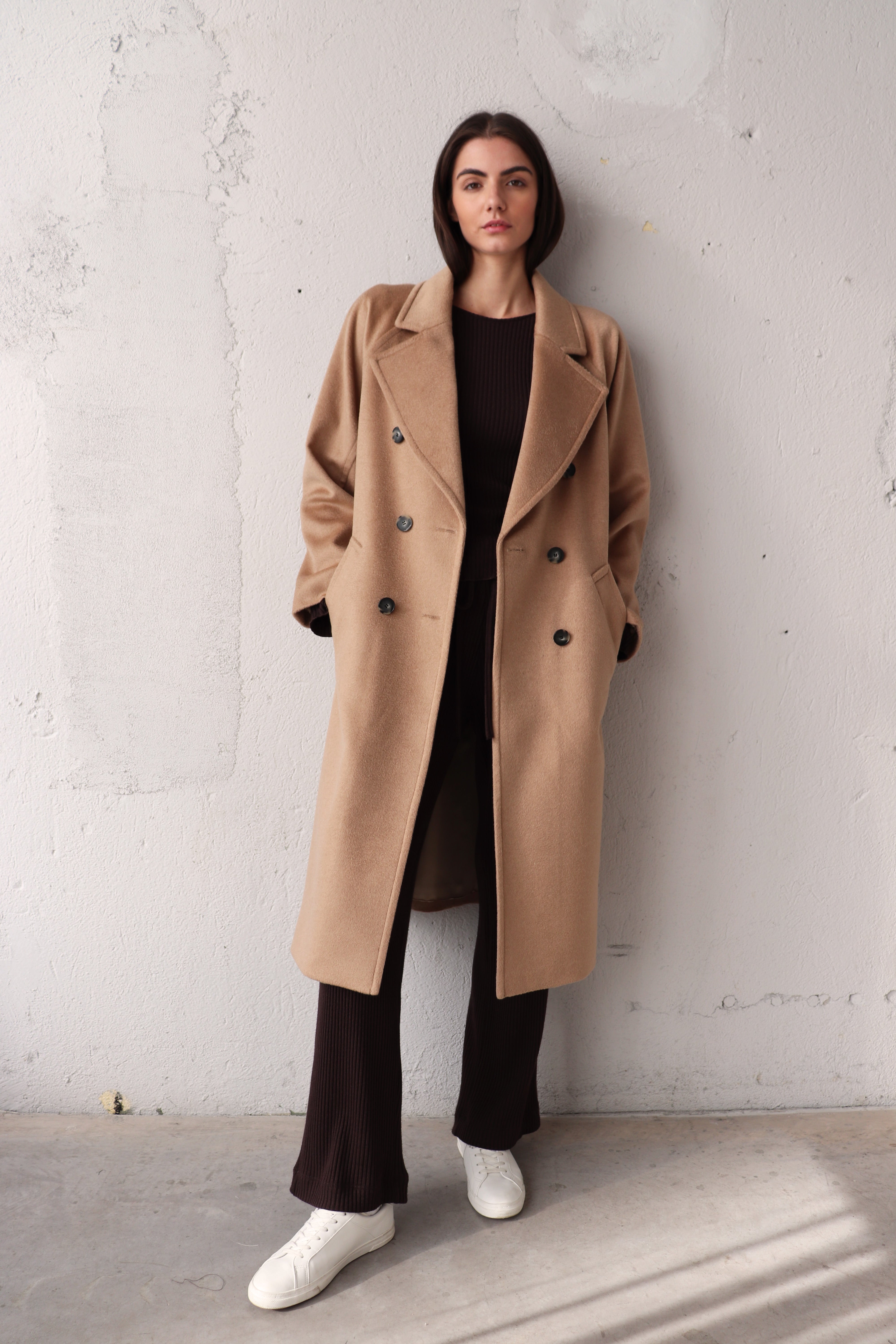 БЕЖОВО КАШМИРЕНО ПАЛТО ТИП ХАЛАТ