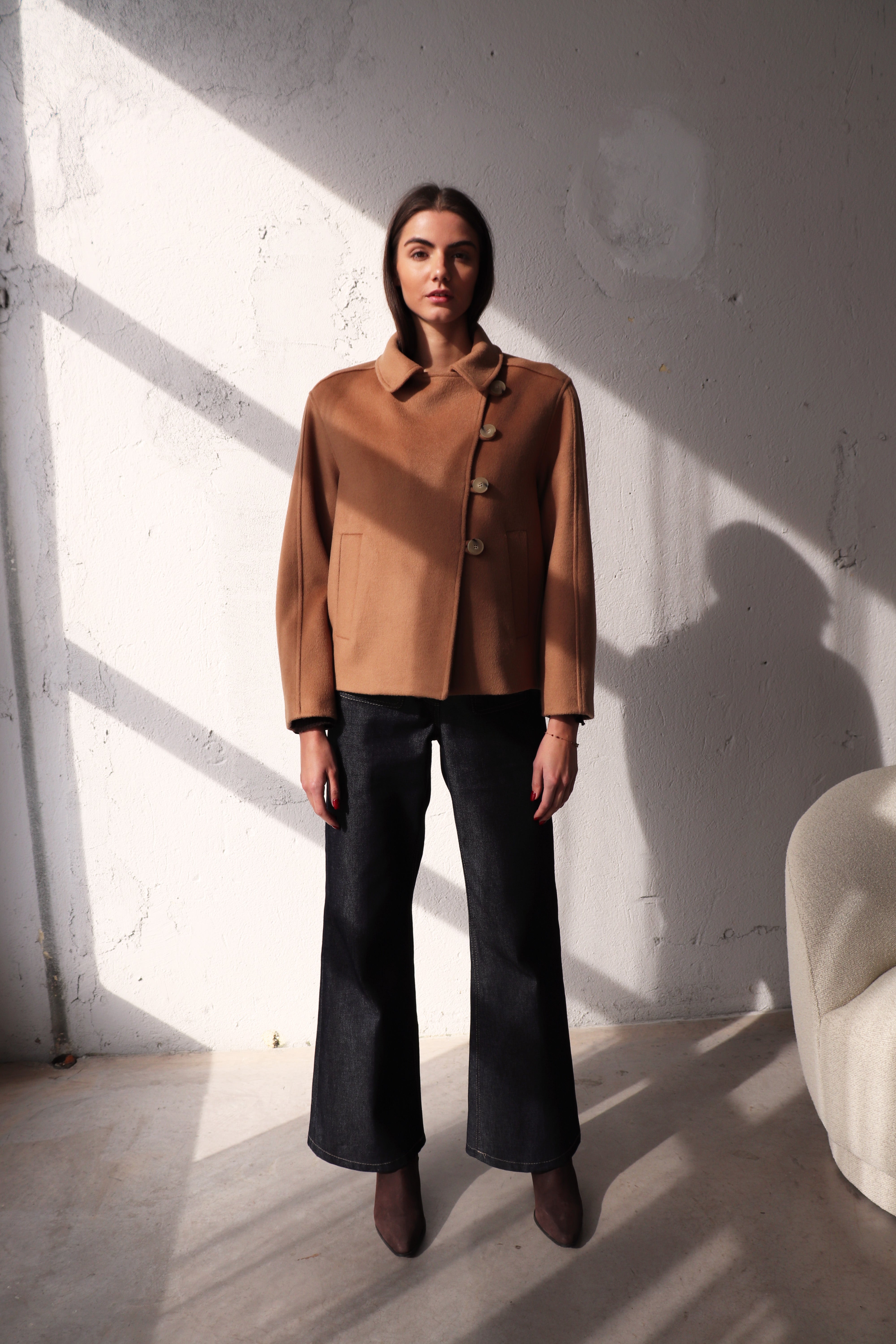 ЯКЕ С ПРЕХЛУПВАНЕ КАМЕЛ