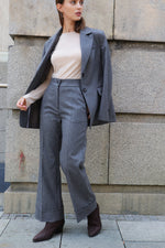 ПАНТАЛОН ОТ СУРОВА ВЪЛНА В СИВО РАЙЕ