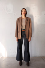 БЕЖОВ ВЪЛНЕН БЛЕЙЗЪР