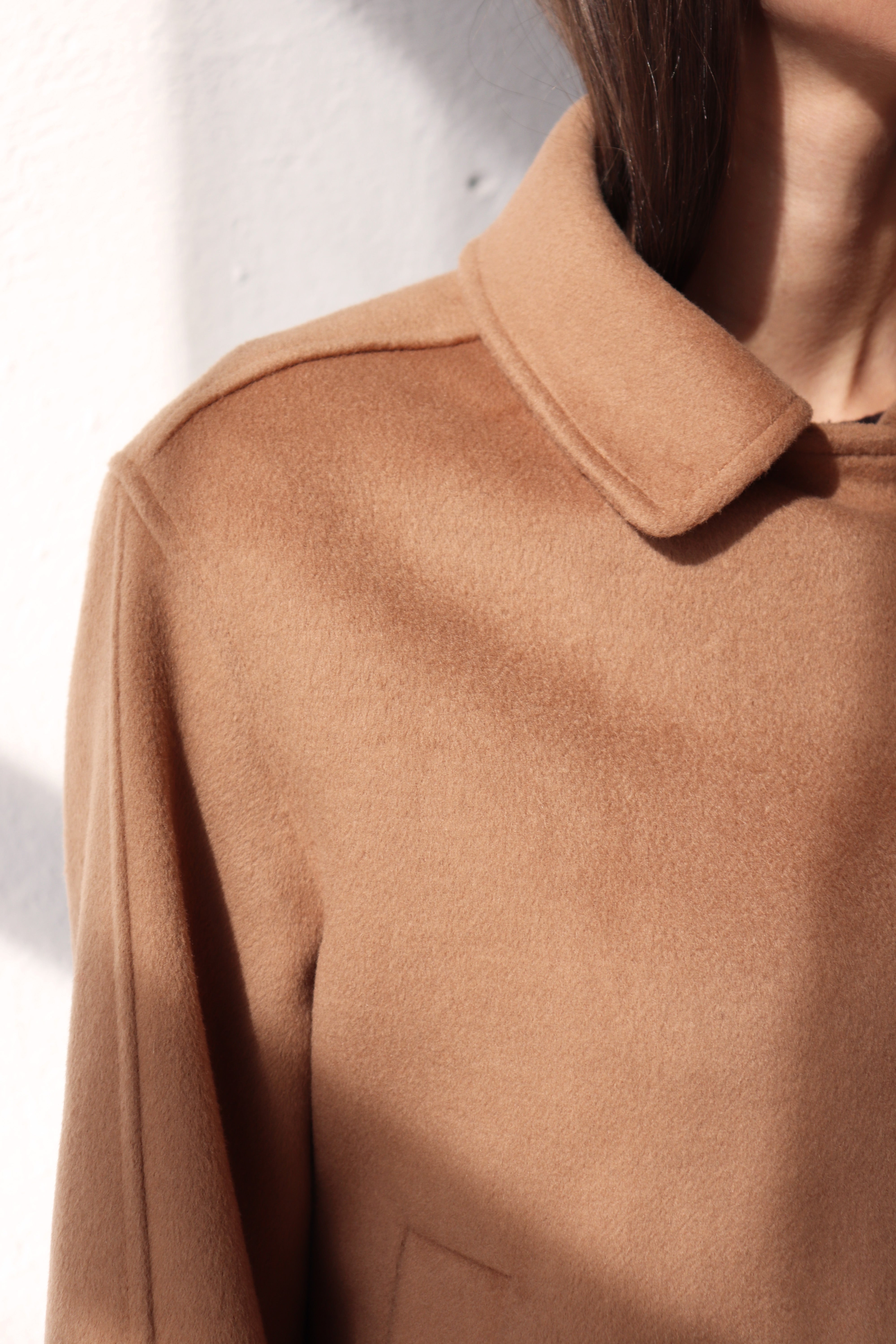 ЯКЕ С ПРЕХЛУПВАНЕ КАМЕЛ