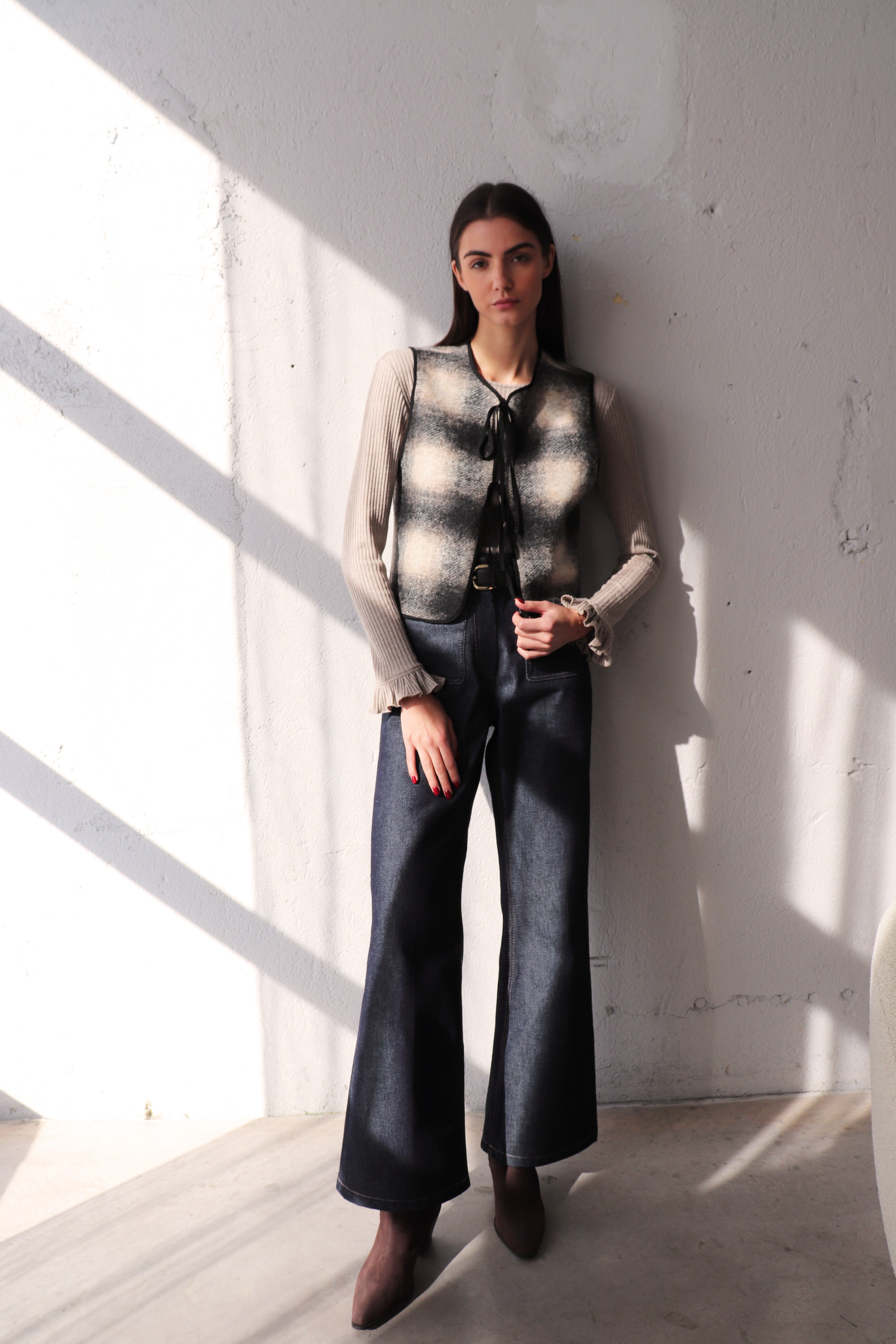 СИВ КАРИРАН ЕЛЕК ОТ СУРОВА ВЪЛНА