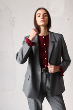 ДВУРЕДЕН БЛЕЙЗЪР ОТ СУРОВА ВЪЛНА