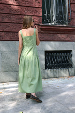 ПАМУЧНА ДЪЛГА РОКЛЯ С НАБОРИ