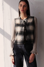 СИВ КАРИРАН ЕЛЕК ОТ СУРОВА ВЪЛНА