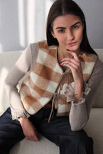 БЕЖОВ КАРИРАН ЕЛЕК ОТ СУРОВА ВЪЛНА