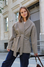 КЪСО ПАЛТО ОТ СУРОВА ВЪЛНА