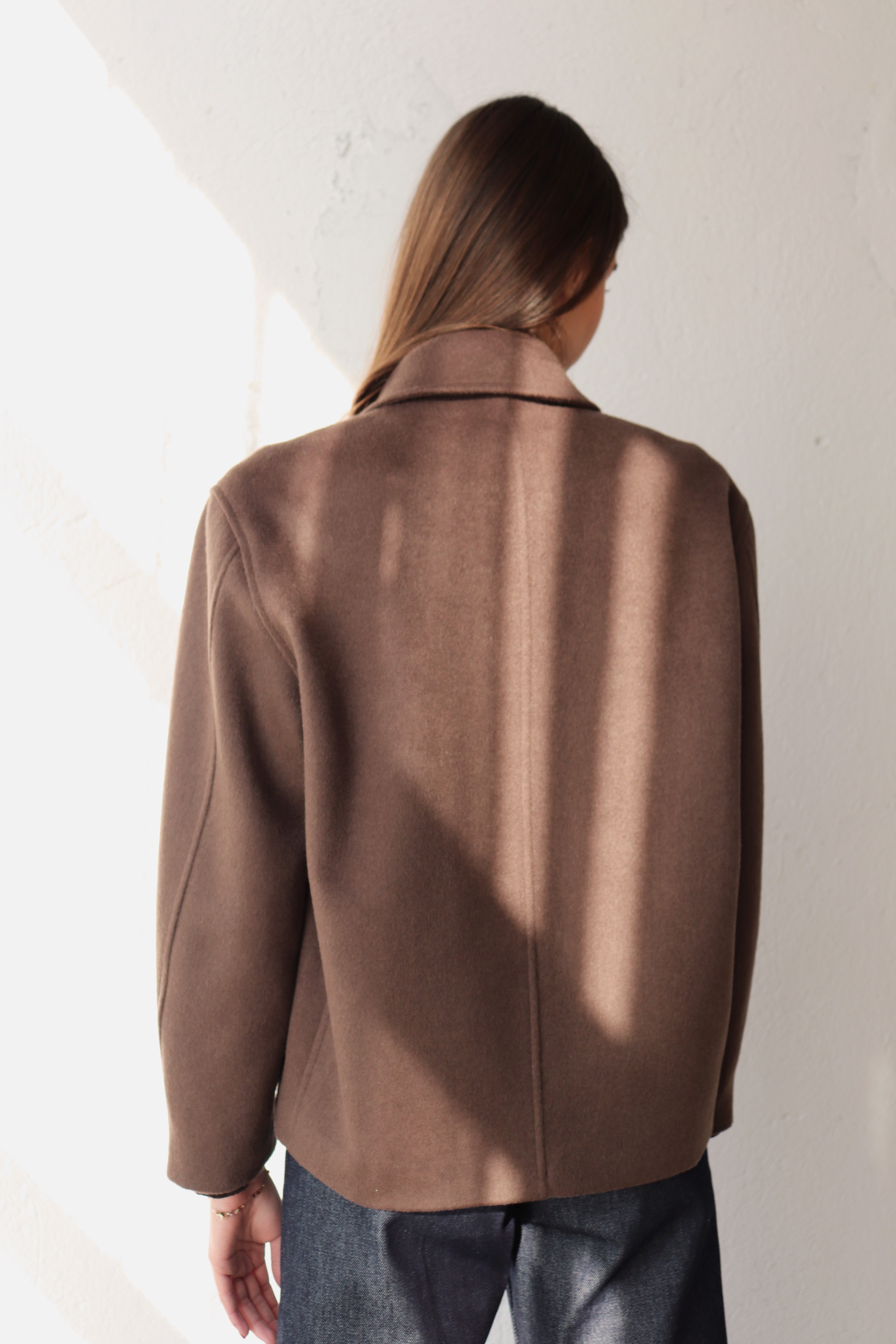 КАФЯВО ЯКЕ С ПРЕХЛУПВАНЕ