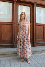 РОКЛЯ С НАБОРИ И ЦВЕТЯ