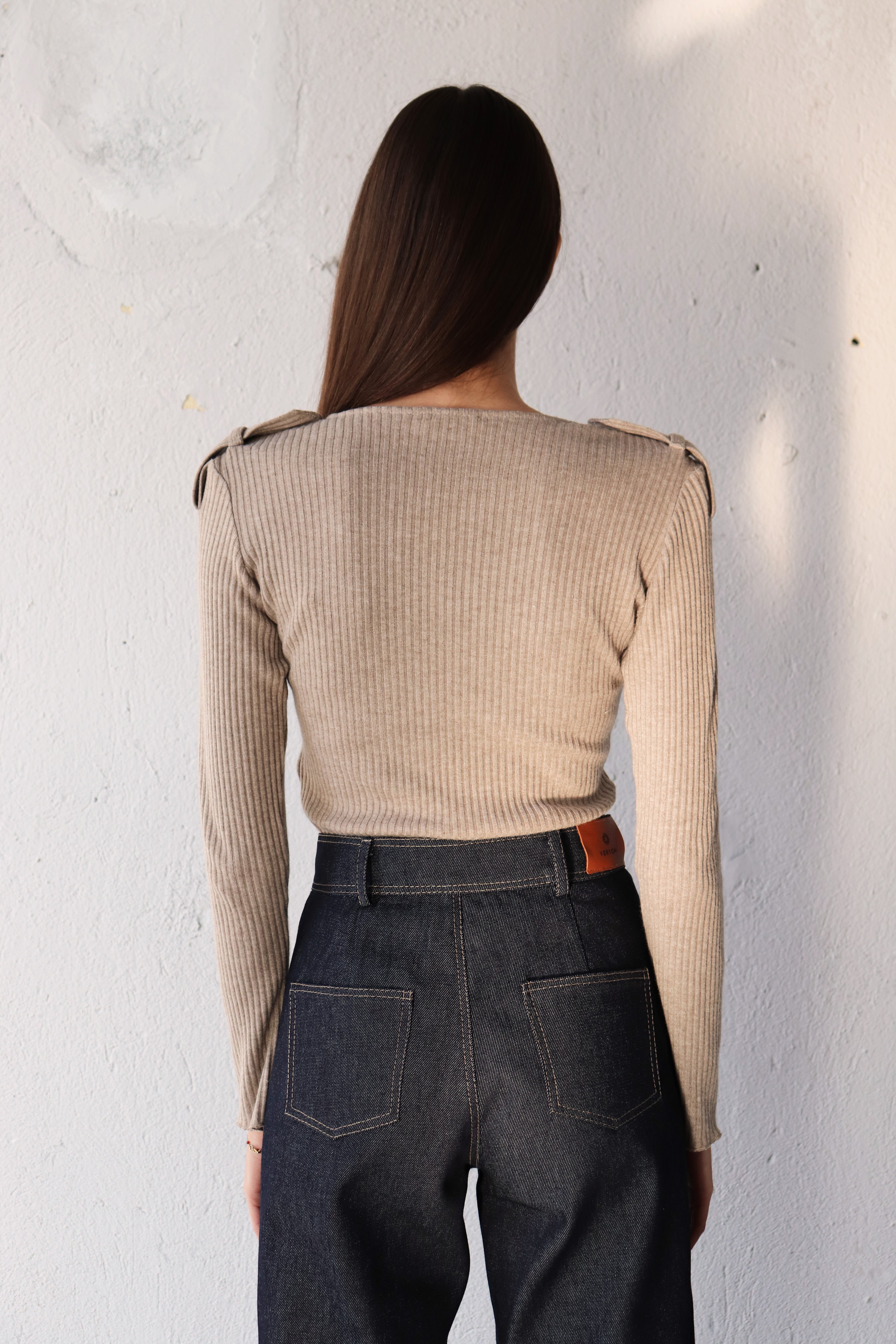 ДЪНКИ ОТ СУРОВ ДЕНИМ