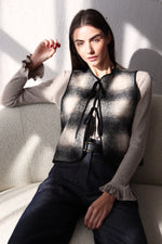 СИВ КАРИРАН ЕЛЕК ОТ СУРОВА ВЪЛНА