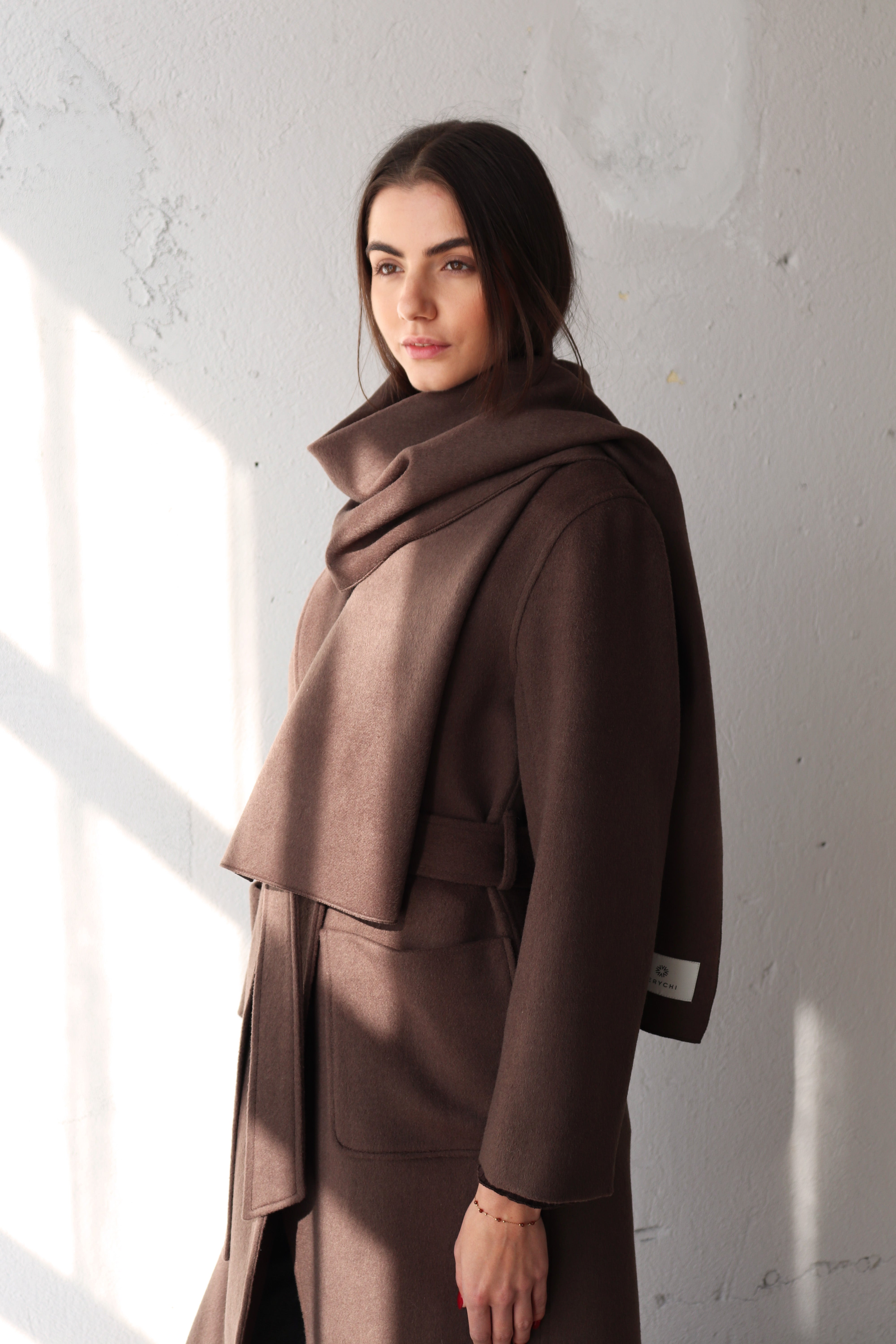 КАФЯВ ШАЛ ОТ ВЪЛНА И КАШМИР