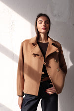 ЯКЕ С ПРЕХЛУПВАНЕ КАМЕЛ