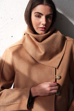 КАМЕЛ ТРИЪГЪЛЕН ШАЛ ОТ ВЪЛНА И КАШМИР