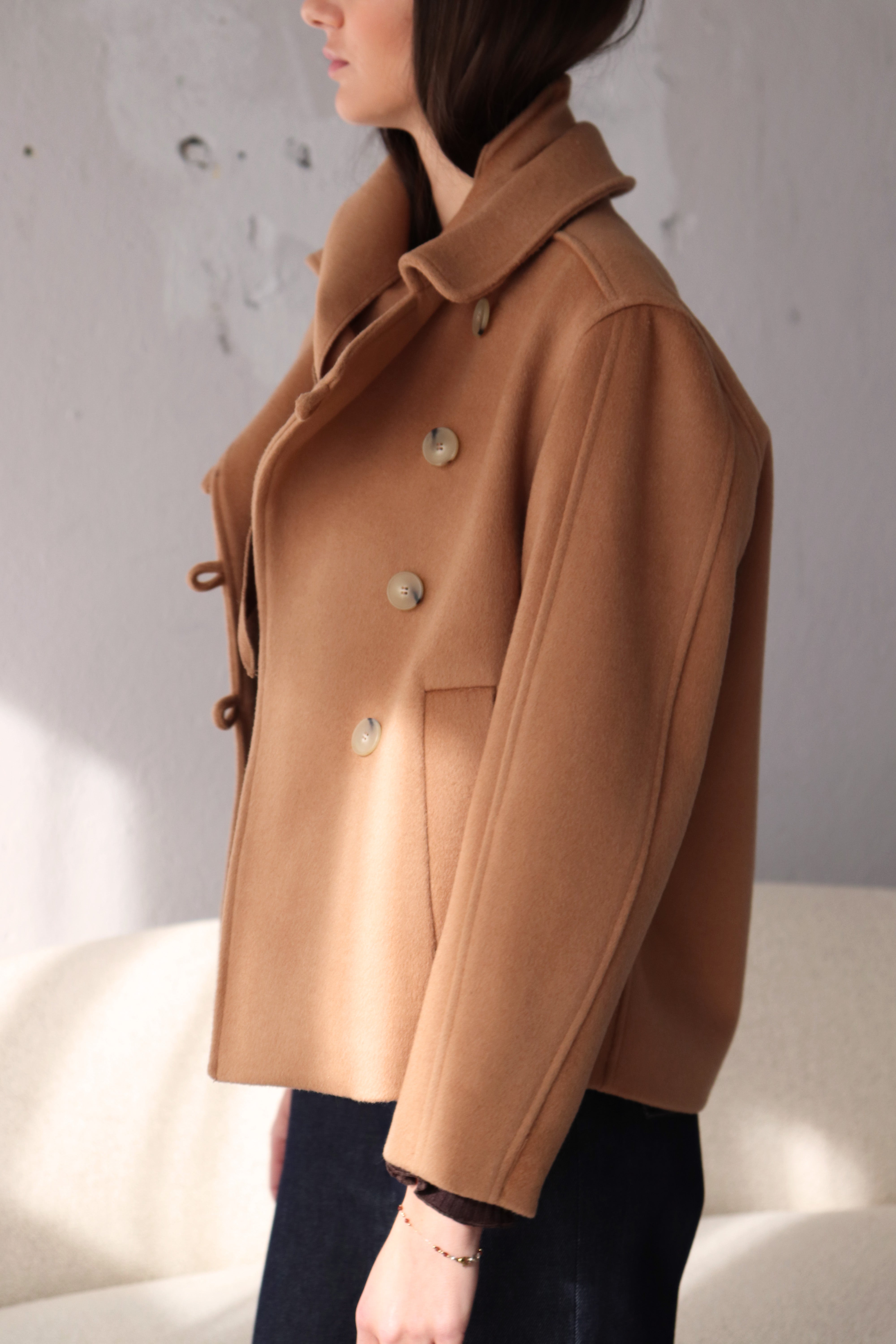 ЯКЕ С ПРЕХЛУПВАНЕ КАМЕЛ