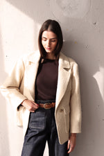 ВЪЛНЕН БЛЕЙЗЪР ОТ БУКЛЕ