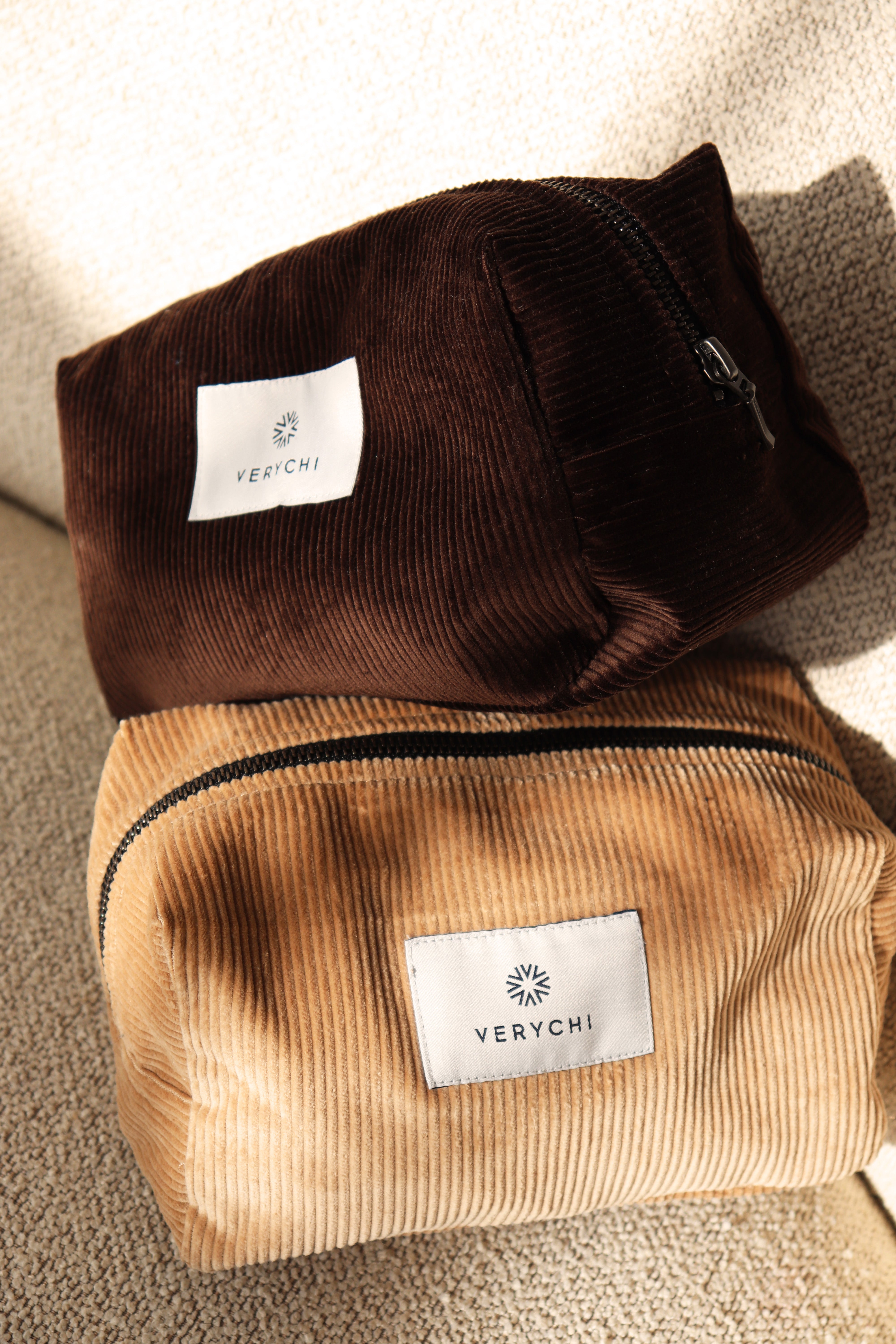 ДЖИНСОВ НЕСЕСЕР ЗА ГРИМОВЕ