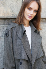 ЯКЕ ОТ РИБЕНА КОСТ